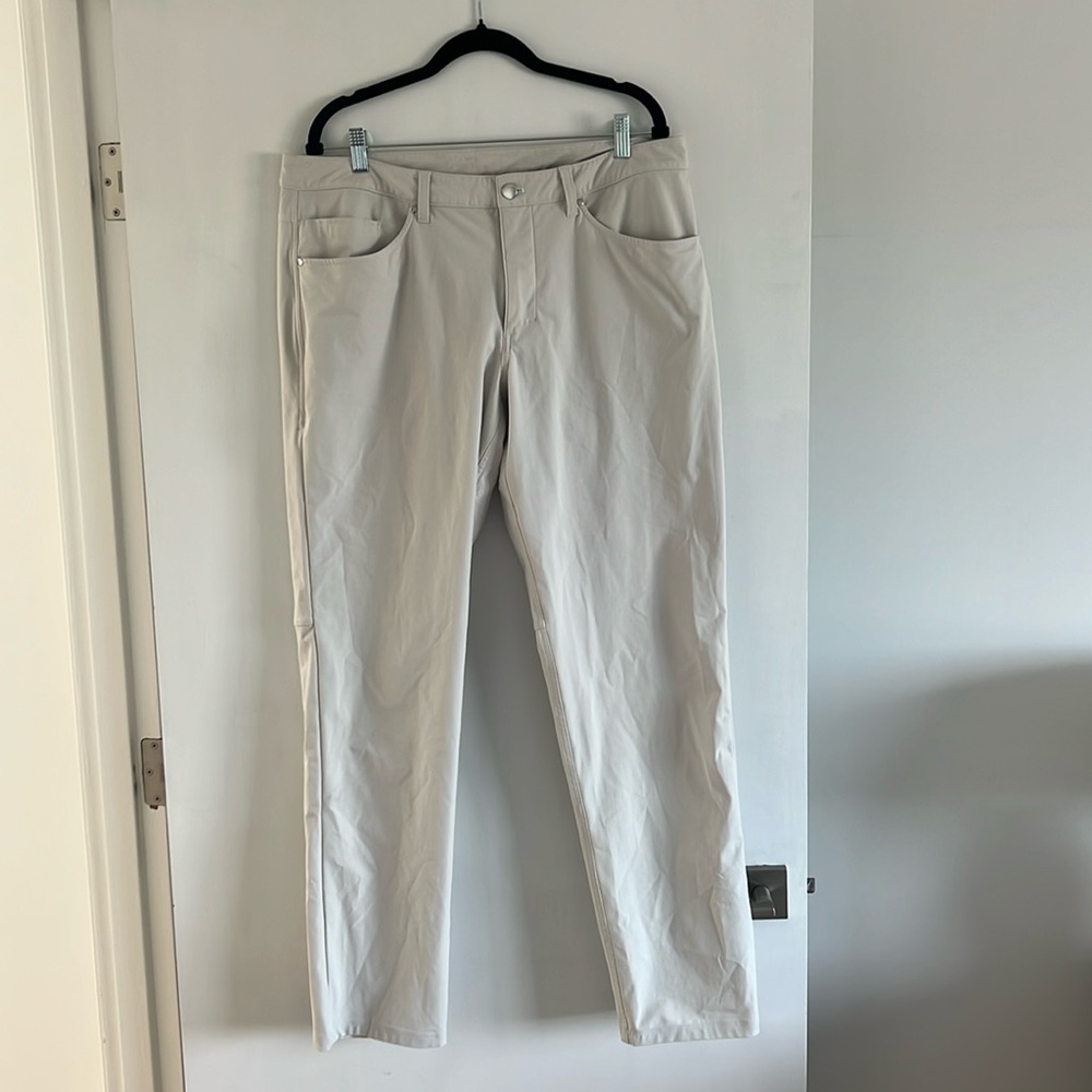Lululemon men’s pants | size 36 | pale khaki